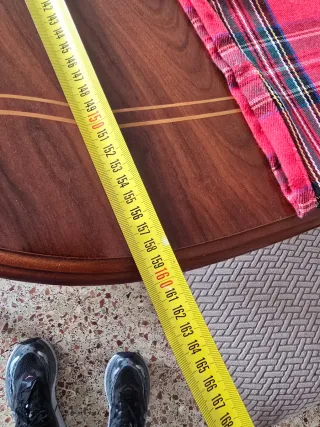 Mesa de comedor de madera