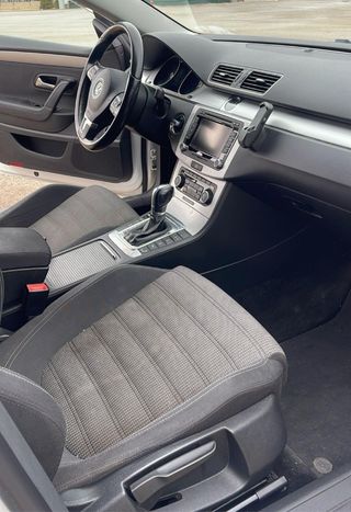 Volkswagen Passat CC 2011