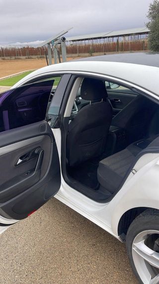 Volkswagen Passat CC 2011