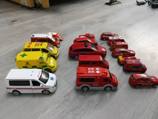 Lote 17 Coches Bomberos y ambulancia Juguete