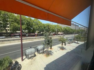 Oficina en alquiler en La Buhaira en Sevilla