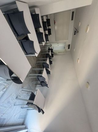 Oficina en alquiler en La Buhaira en Sevilla