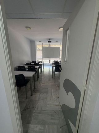 Oficina en alquiler en La Buhaira en Sevilla