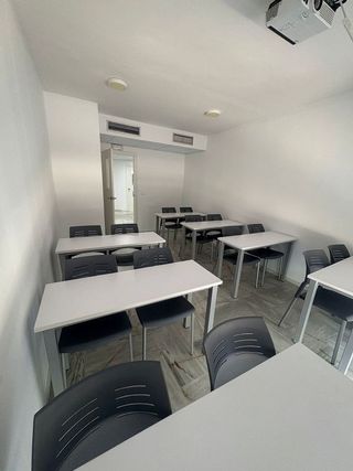 Oficina en alquiler en La Buhaira en Sevilla