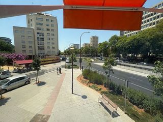 Oficina en alquiler en La Buhaira en Sevilla