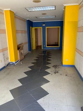 Local comercial en alquiler en Os Mallos - San Cristóbal en Coruña (A)