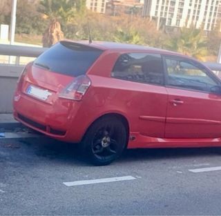 coche pra reparar o para piezas