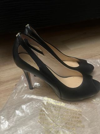 Tacones Guess Negros Talla 39