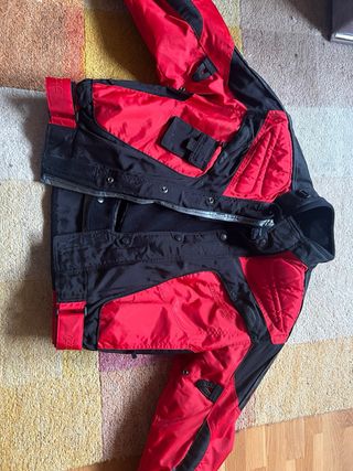 Chaqueta de moto diadora.
