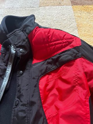 Chaqueta de moto diadora.