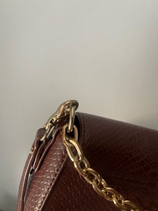 Bolso Parfois marrón efecto piel serpiente