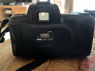 Pack Cámara Analógica Nikon F-601 + Lente 50mm