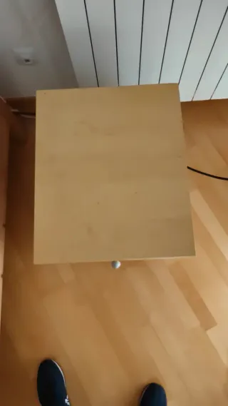 2 Mesitas de noche de madera Ikea