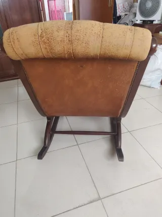 Mecedora capitoné madera y tapizado original