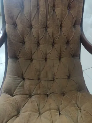 Mecedora capitoné madera y tapizado original