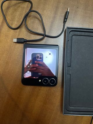 Samsung Galaxy Z Flip7 FE