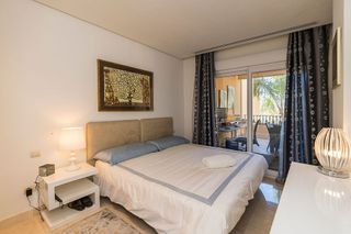 Piso en venta en Los Naranjos - Las Brisas en Marbella