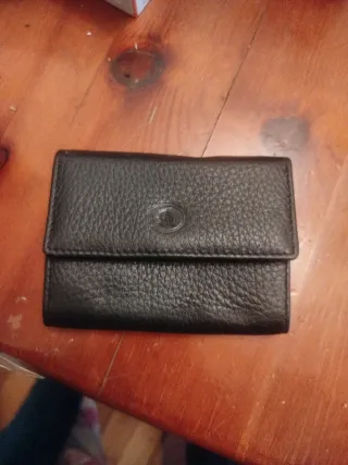 Tarjetero de piel negra