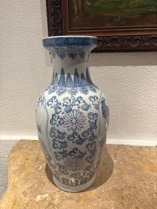Jarrón porcelana azul y blanco