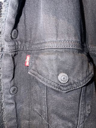 Cazadora vaquera Levis negra forrada