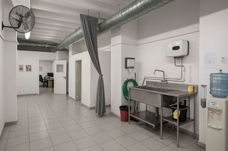 Local comercial en venta en Les Planes en Hospitalet de Llobregat, L´