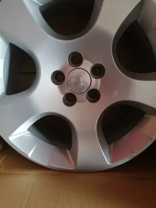 Llanta Land Rover Discovery Sport 18"