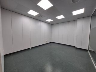 Oficina en alquiler en Santa Cruz - Industria - Polígono Campollano en Albacete