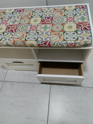 Asiento zapatero con cajones y cojín