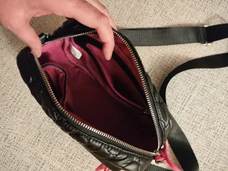 Bolso bandolera Noco negro y rosa