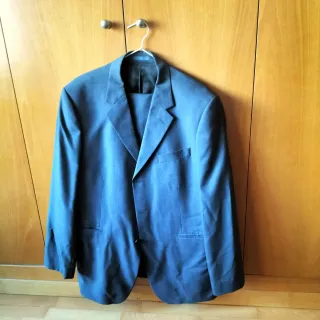 Traje de hombre azul chaqueta y pantalón