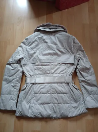 Chaqueta Peuterey con Cuello de pelo.