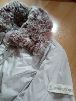 Chaqueta Peuterey con Cuello de pelo.