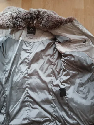 Chaqueta Peuterey con Cuello de pelo.
