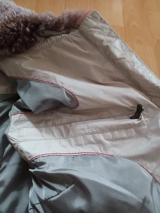 Chaqueta Peuterey con Cuello de pelo.