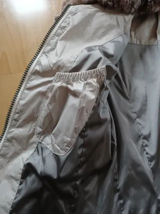 Chaqueta Peuterey con Cuello de pelo.