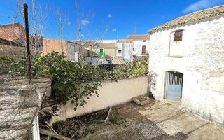 Casa adosada en venta en Torreperogil