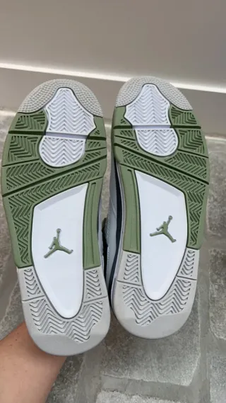 Jordan 4 Verde Talla 39