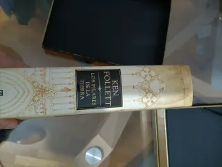 LOS PILARES DE LA TIERRA