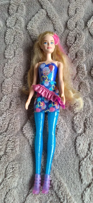 Muñeca Barbie Fiesta Mágica