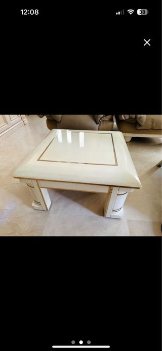 Dos Sillones de Piel + mesa Blanca