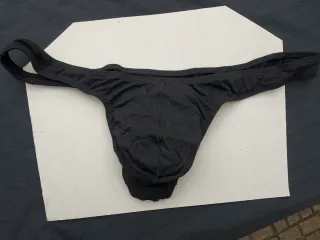 Tanga encaje floral con perlas