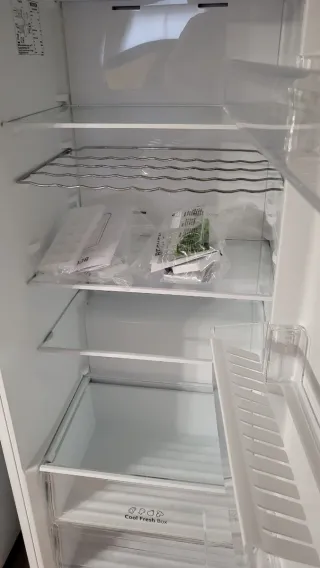 1 Frigorífico y 1 Congelador marca BECKEN