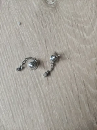 Pendientes colgantes plateados con piedra