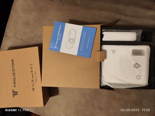 Proiettore Full HD Bluetooth e WiFi