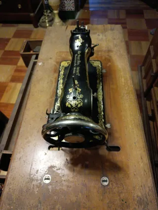 Máquina de coser Singer antigua