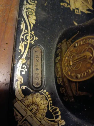 Máquina de coser Singer antigua