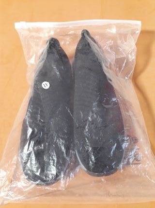 Zapatos sin cordones negros y azules