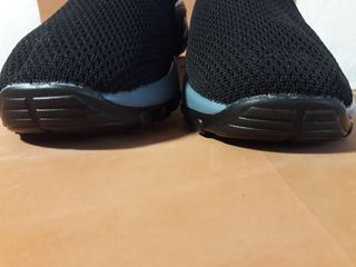 Zapatos sin cordones negros y azules