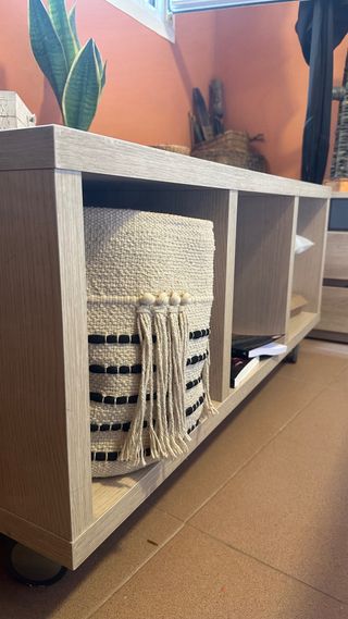 Mesa auxiliar con ruedas