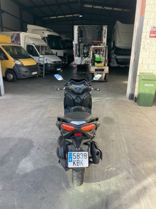 Yamaha Xmax 300